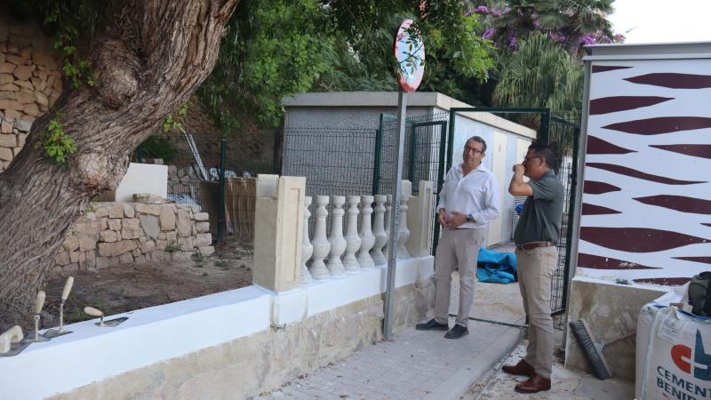 Benidorm recupera la balaustrada de Poniente para la zona ajardinada del Paseo de Colón, que gana protagonismo Paseo de Colón