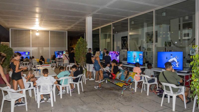 Gaming Benidorm Fest. Gaming Benidorm Fest.
