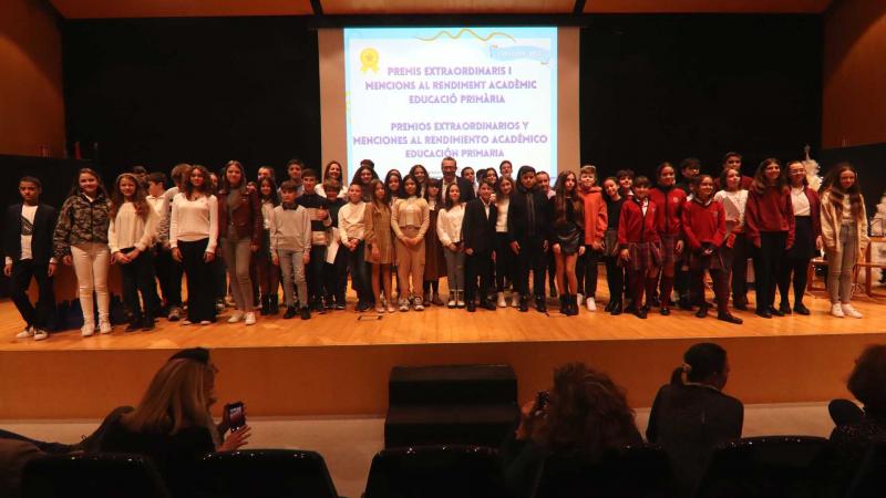 103 alumnos de Primaria y Secundaria, premiados por su rendimiento académico. Premios Académicos 2022.