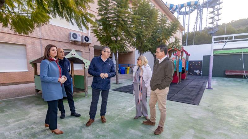 El Ayuntamiento realiza mejoras en 10 centros educativos de Benidorm durante las vacaciones navideñas. El Ayuntamiento realiza mejoras en 10 centros educativos de Benidorm durante las vacaciones navideñas.