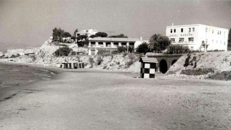 Al fondo, el hotel Marconi.