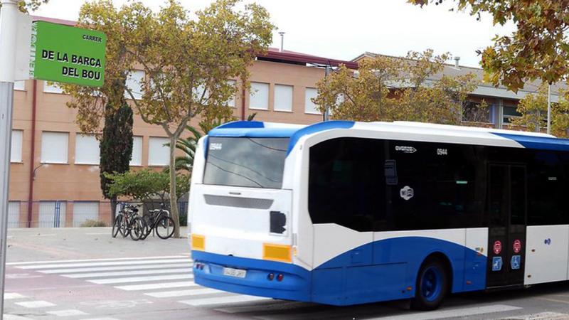Benidorm reduce a la mitad el precio del billete para el alumnado del transporte escolar. Transporte escolar