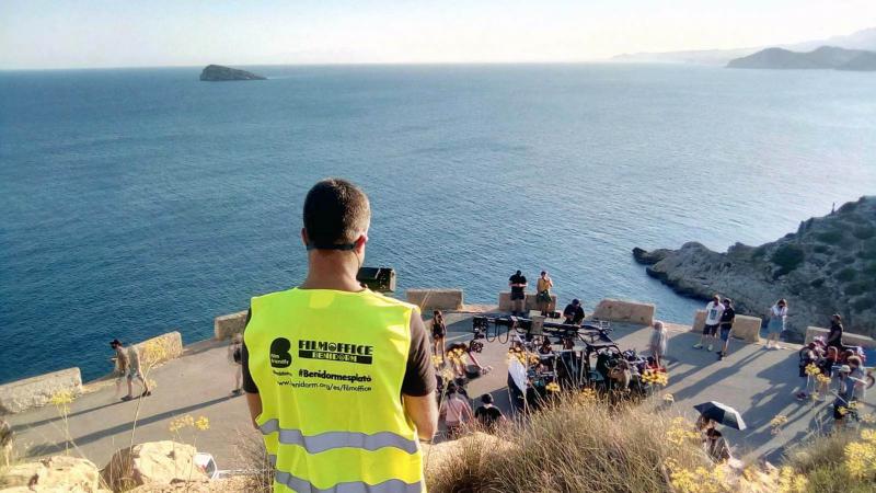 Benidorm lanza un curso de Eco-Assistant para formar a personal que vele por el cumplimiento de medidas de sostenibilidad en los rodajes. Curso de Eco-Assistant