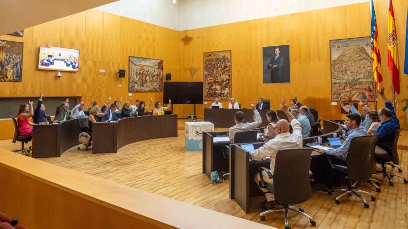 Benidorm aprueba ceder al Consorcio de Aguas 7.000 m2 para construir una desalinizadora para abastecer a la Marina Baixa Benidorm aprueba ceder al Consorcio de Aguas 7.000 m2 para construir una desalinizadora para abastecer a la Marina Baixa