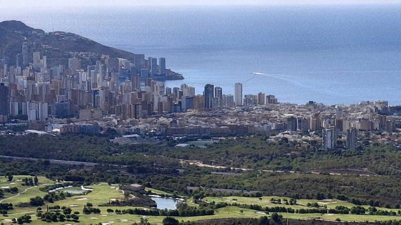 Benidorm inicia la licitación para adquirir cinco lotes de contenedores de recogida selectiva de residuos 