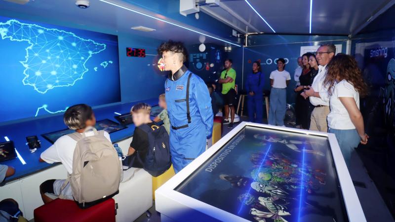 El INCIBE trae a Benidorm una experiencia interactiva para formar a la población en ciberseguridad El INCIBE trae a Benidorm una experiencia interactiva para formar a la población en ciberseguridad