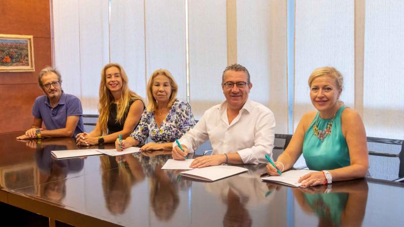 Benidorm renueva el convenio con la protectora de animales.
