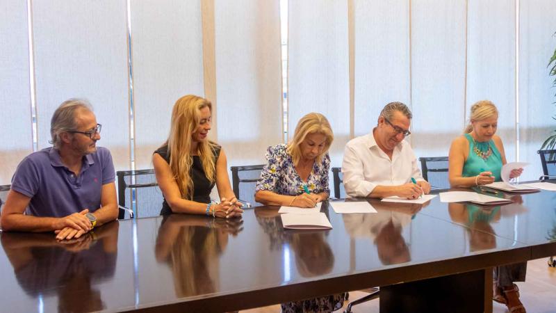 Benidorm renueva el convenio con la protectora de animales.