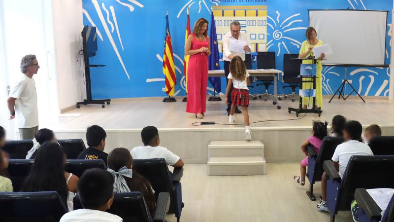 Benidorm reconoce el esfuerzo del alumnado que ha participado este verano en el Programa de Apoyo Educativo Benidorm reconoce el esfuerzo del alumnado que ha participado este verano en el Programa de Apoyo Educativo