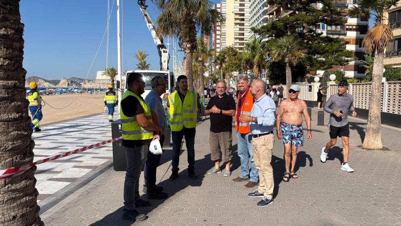 Benidorm reanuda tras la temporada estival las obras de la segunda fase de la renovación de la catenaria del Paseo de Levante 
