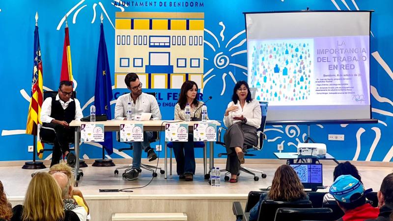 Una mesa redonda sobre el trabajo en red inaugura los actos de la Semana de la Salud Mental en Benidorm