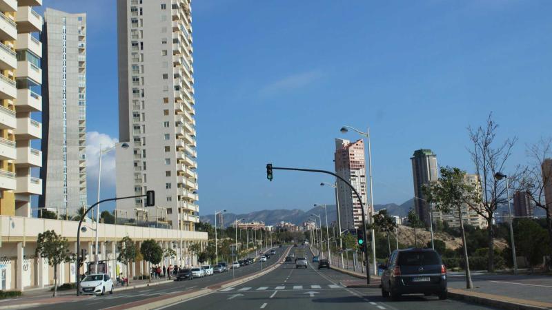 Benidorm adjudica el contrato para implantar la red de agua regenerada en Poniente Benidorm adjudica el contrato para implantar la red de agua regenerada en Poniente