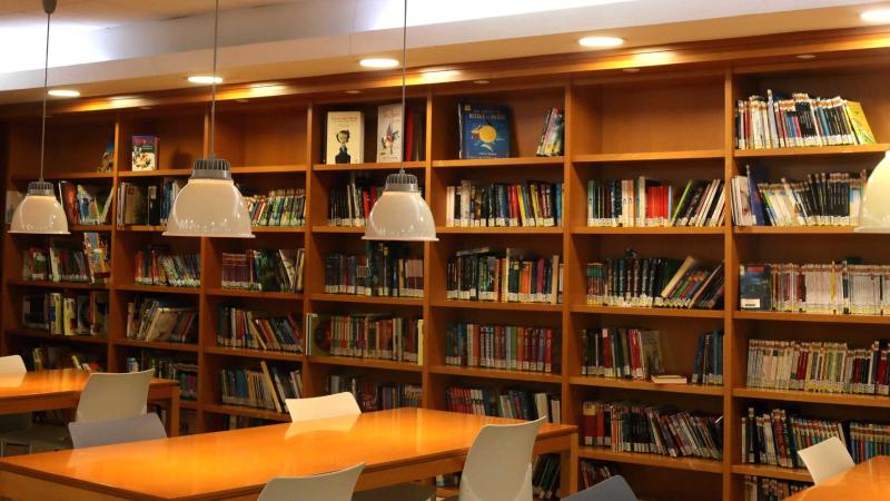 La Biblioteca Central de Benidorm inaugura el ciclo ‘Encuentros con autor’ con Luis Miguel Morán Bregel La Biblioteca Central de Benidorm inaugura el ciclo ‘Encuentros con autor’ con Luis Miguel Morán Bregel