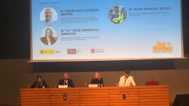 Benidorm expone en un congreso nacional los detalles de su Plan de Movilidad Eléctrica 