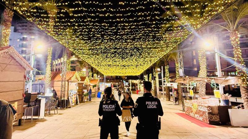 La Policía Local de Benidorm activa la campaña ‘Navidad segura’ en las zonas más concurridas 