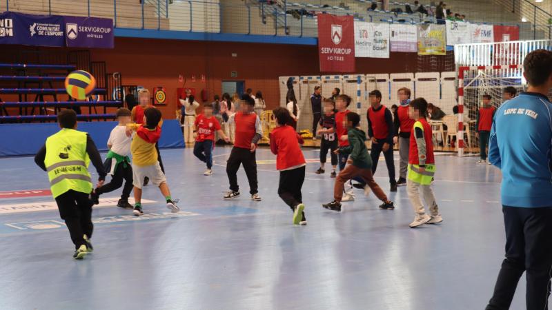 El Palau d’Esports acoge cerca de mil escolares de Benidorm en la XIV Feria Deportiva Infantil