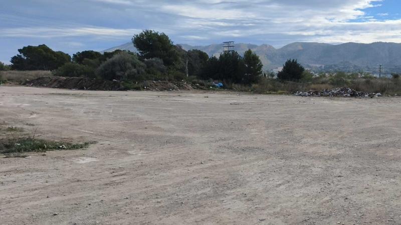 Benidorm lleva a cabo la retirada de enseres y escombros en varias zonas del municipio  