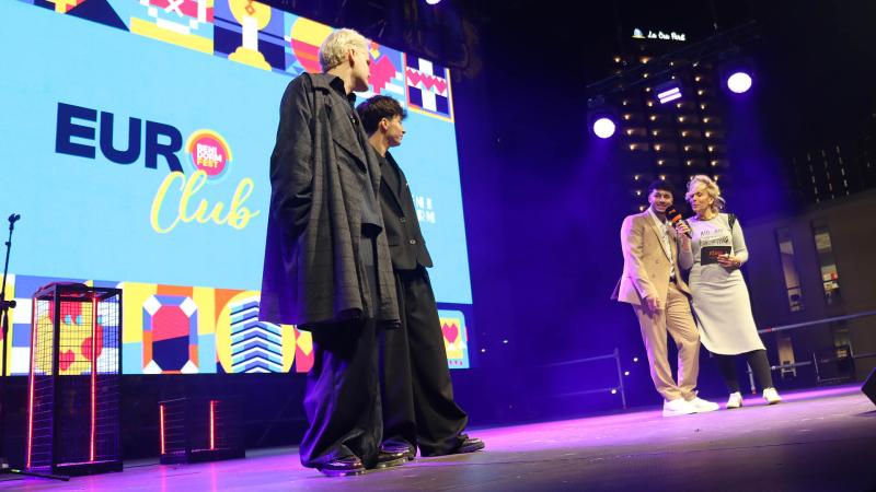 La ‘Fan Zone’ del Benidorm Fest vibra con la primera sesión de la Fiesta Euroclub