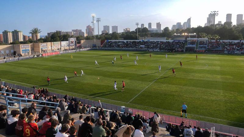 Benidorm inicia la renovación de la iluminación del estadio Guillermo Amor