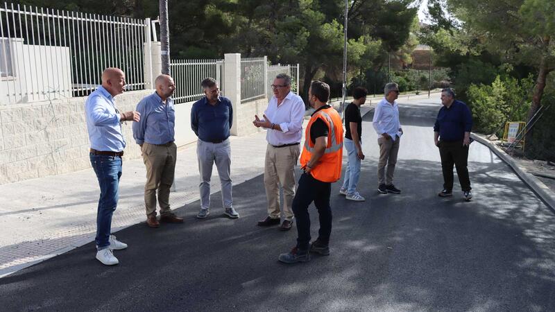 Benidorm renova la urbanització del Camí del Planet amb nova xarxa d’aigua potable, plataforma única, mobiliari urbà i paviment podotáctil