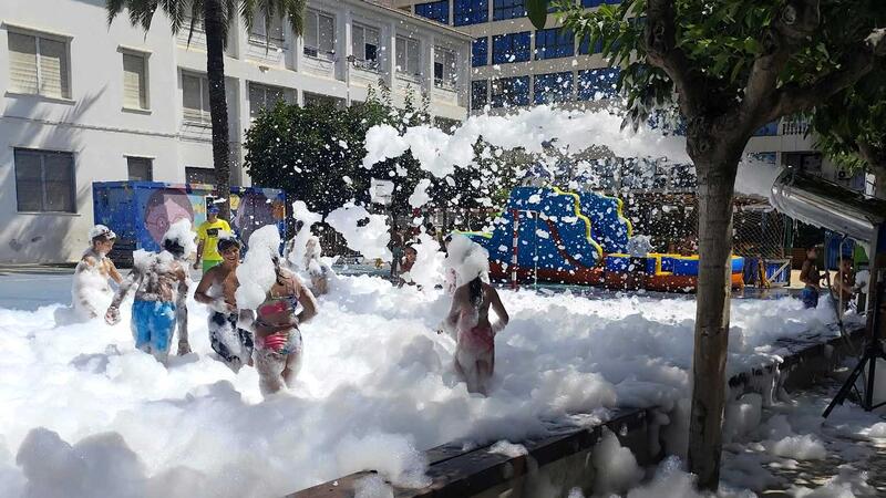 Joventut posa el fermall al Programa d’Estiu amb jocs, inflables i una festa de l’espuma