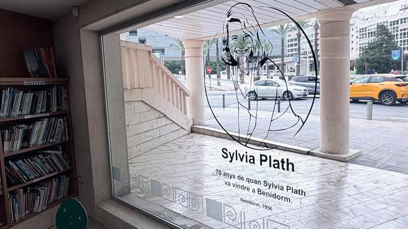 Benidorm programa una ruta per a recórrer els llocs de la ciutat que van inspirar a Sylvia Plath