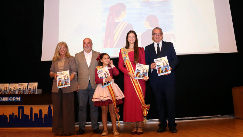 La Comissió de Festes presenta el Llibre Oficial de les Festes Majors Patronals, que se celebren del 7 a l’11 de novembre