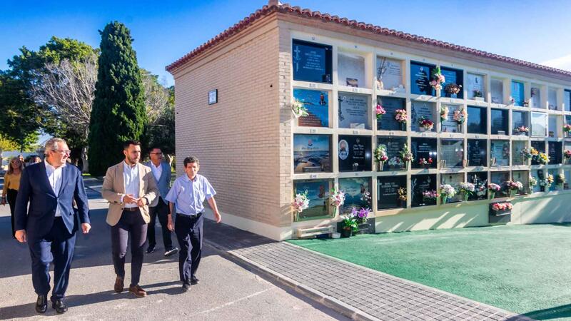 Benidorm prepara els seus Cementeris municipals per a rebre a centenars de persones en la celebració de Tots els Sants