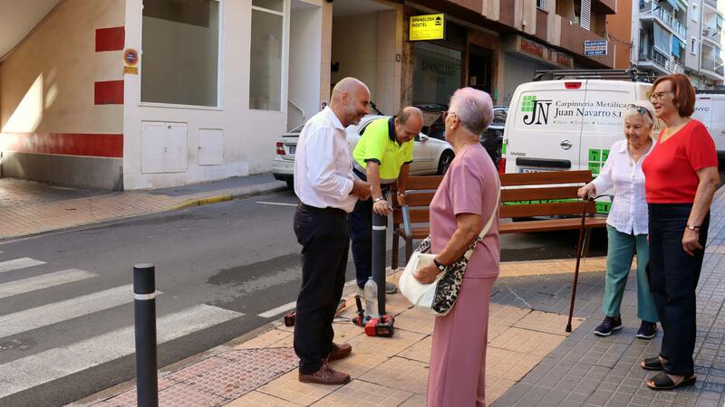 Benidorm incrementa el nombre de bancs en la via pública i revisa i condiciona el mobiliari ja instal·lat