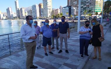 Los vecinos del Rincón de Loix se reúnen con sus representantes municipales
