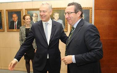 El alcalde de Benidorm recibe al embajador del Reino Unido en España