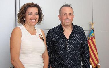 Mª Jesús Pinto recibe al nuevo director del Servef en Benidorm