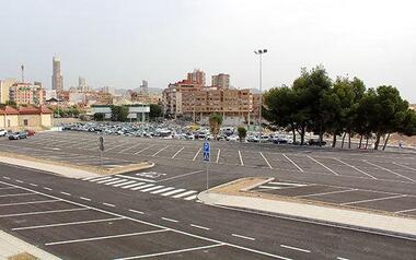 Benidorm cerrará el lunes el parking inferior de Foietes y habilitará el superior para las labores de pintado del mercadillo