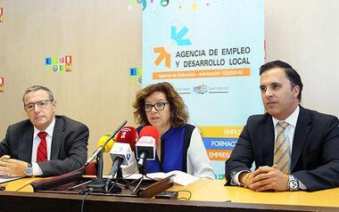 Empleo programa un taller de microcréditos para la creación de nuevas empresas en Benidorm