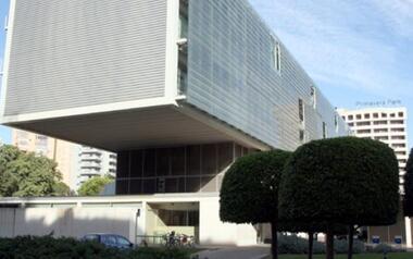 The Town Hall and the families of 4 students of Infanta Elena center close an agreement that guarantees the transport suppressed by Conselleria