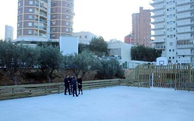 Benidorm crea una pista multideporte en la parte alta del Parque de l’Aigüera