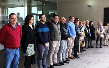 Minuto de silencio de Ayuntamiento de Benidorm por la mujer asesinada en Seseña