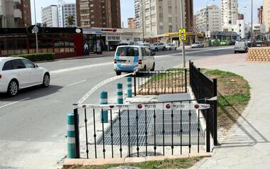 El Ayuntamiento inicia esta noche el asfaltado del último tramo de Alfonso Puchades