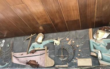 The owners of Selomar gives the City Council the mural located in the facade of the hotel