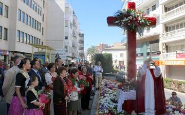 Benidorm celebra La Festa de la Creu davant milers de veïns i visitants