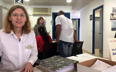 The Employment Workshop collaborates in tasks of attention to the public in the enrollment of the Children's Schools