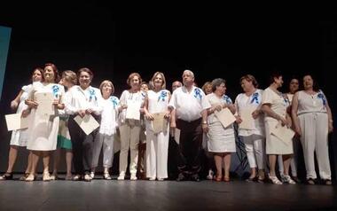 Los 21 alumnos de la promoción 2015/2017 de las Aulas de la Experiencia se gradúan 