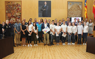 Estudiantes de Benidorm presentan un proyecto para romper con el turismo de excesos y apostar por el ocio saludable