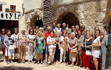 L’Hort de Colón inaugura el ciclo estival con la exposición de las Amas de Casa de Benidorm