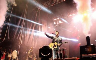 Més de 4.000 persones coregen amb Luis Fonsi el seu 'Despacito'
