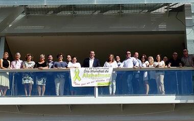 Pancarta solidària amb els malalts d'Alzheimer