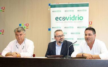 Medio Ambiente, Fiestas y Ecovidrio reeditan ‘La Peña Más Glass’ durante las Festes Majors Patronals  