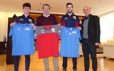 L'alcalde de Benidorm rep els campions del món de pilota Rodrigo Sebastiá i José Luis Calvo