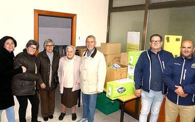 Donació nadalenca de la concessionària de les platges de Benidorm a Càritas