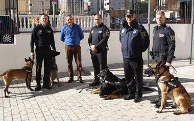 La unidad canina de la Policía Local colabora con la comunidad educativa en la prevención del consumo de drogas